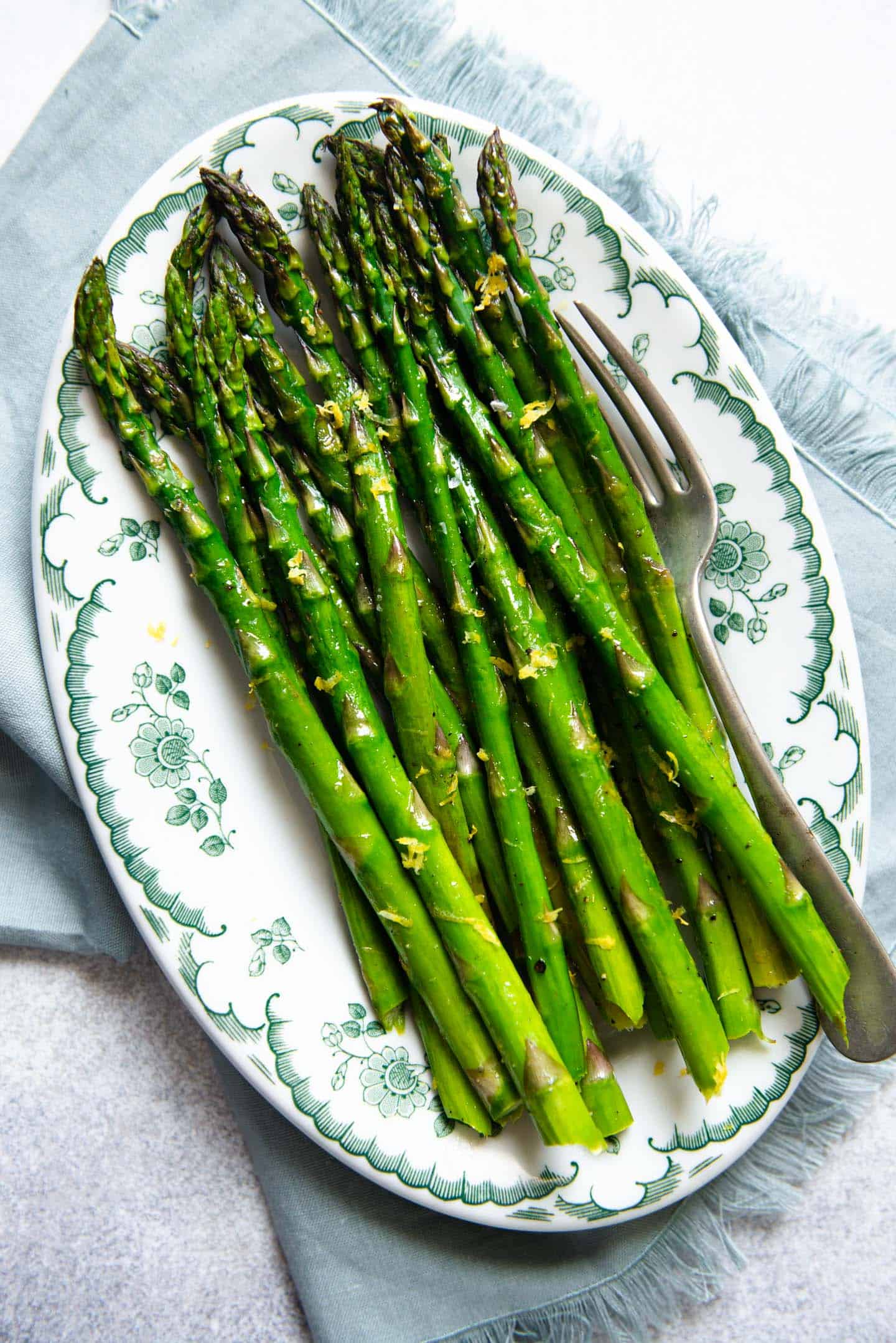 How to Roast Asparagus (5 Ingredients) | Healthy Nibbles by Lisa Lin