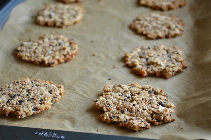 Oats & Flax Seed Crisps | Healthy Nibbles and Bits