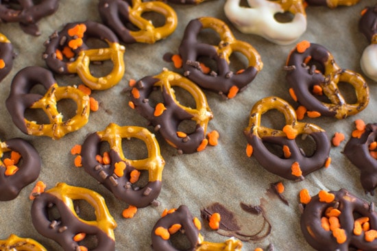 Chocolate-Covered Pretzels | healthynibblesandbits.com