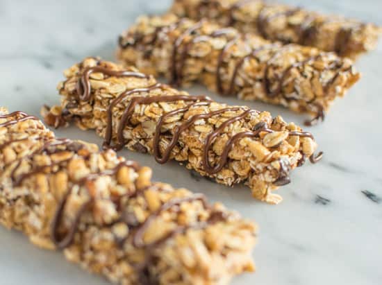 Amazing chewy Vegan Chocolate Coconut Snack Bars | healthynibblesandbits.com