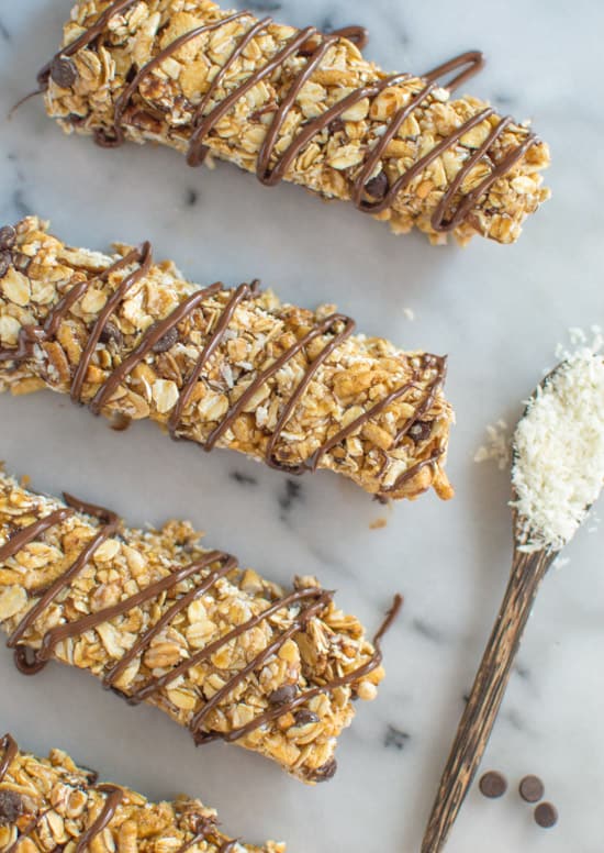 Amazing chewy Vegan Chocolate Coconut Snack Bars | healthynibblesandbits.com