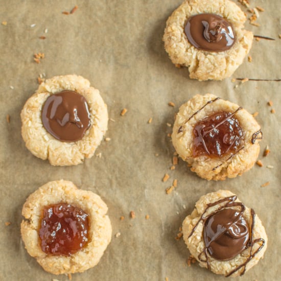 Buttery #vegan Coconut Chocolate Thumbprints that will get you into the holiday spirit! | healthynibblesandbits.com