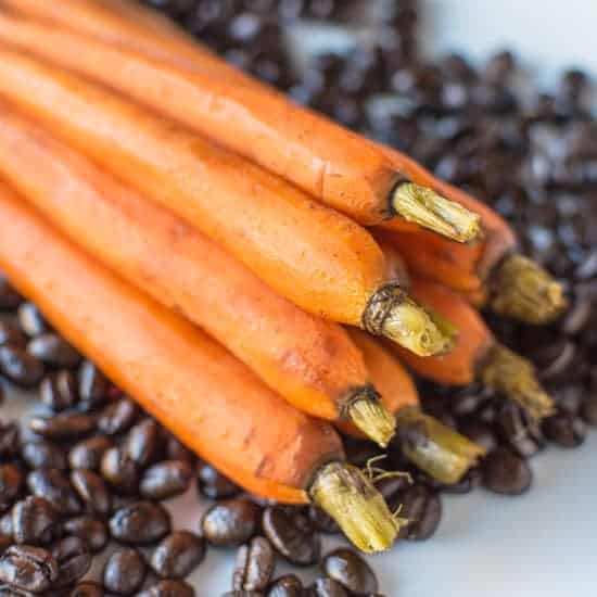 Coffee and Maple Roasted Carrots | healthynibblesandbits.com