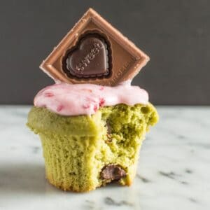 Green Tea Cupcakes and Raspberry Frosting | healthynibblesandbits.com