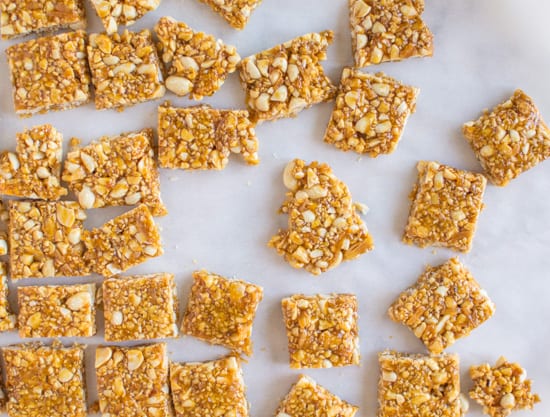 This peanut sesame ginger brittle is light, crunchy, and packs a little spicy kick - Peanut Sesame Ginger Brittle | healthynibblesandbits.com