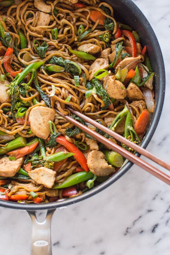 The Easiest Chicken Chow Mein (雞肉炒麵, 30 Minutes)  Healthy 