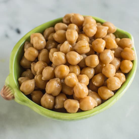 How to Make Slow Cooker Chickpeas | healthynibblesandbits.com @healthynibs