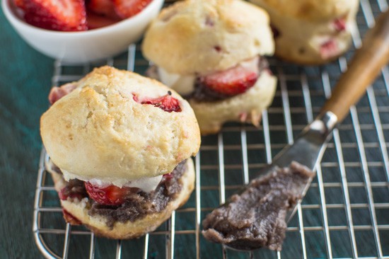 Mini Strawberry Scones with Red Bean Paste | healthynibblesandbits.com