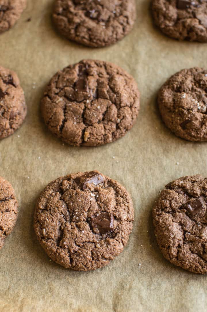 Double Chocolate Almond Cookies - they're crisp on the outside and soft like brownies on the inside! | healthynibblesandbits.com