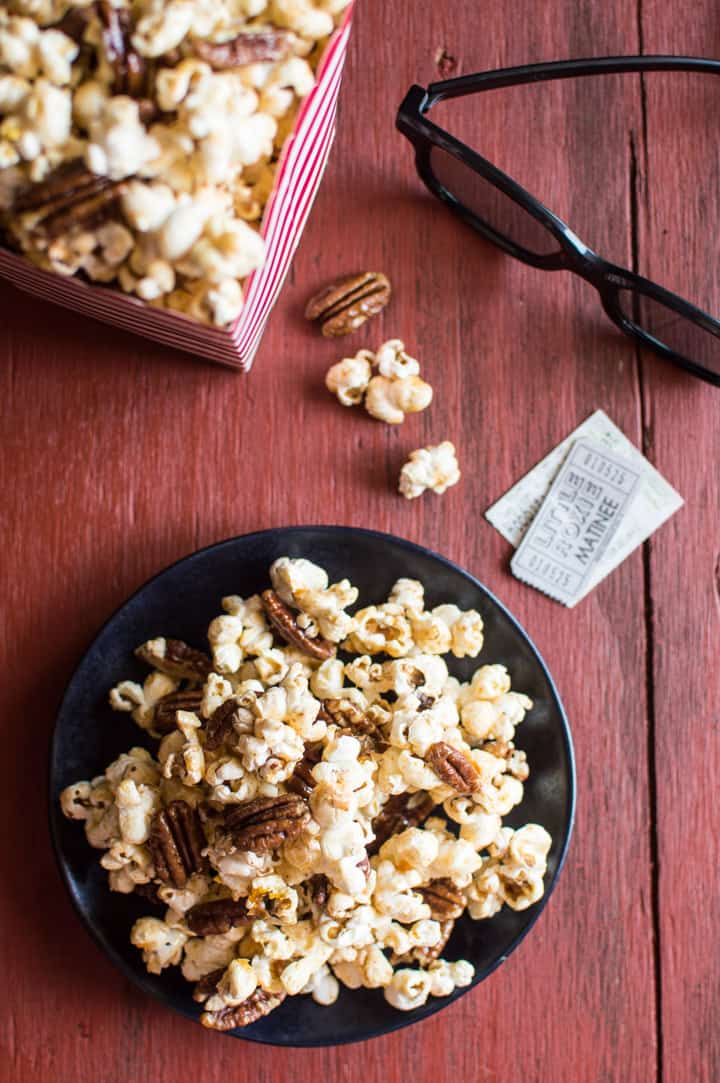 Bourbon Paprika Pecan Popcorn - a healthy caramel popcorn made with NO REFINED SUGAR and ready in 30 minutes! | healthynibblesandbits.com