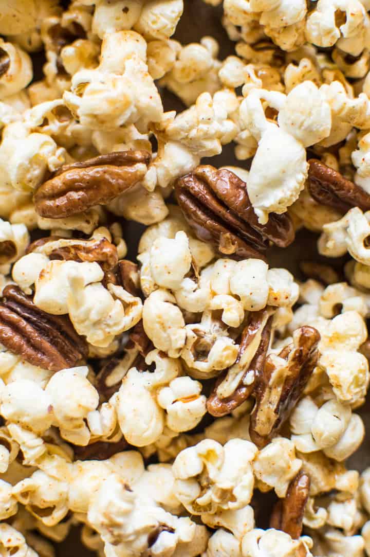 Bourbon Paprika Pecan Popcorn - a healthy caramel popcorn made with NO REFINED SUGAR and ready in 30 minutes! | healthynibblesandbits.com