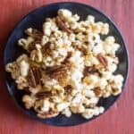 Bourbon Paprika Pecan Popcorn - a healthy caramel popcorn made with NO REFINED SUGAR and ready in 30 minutes! | healthynibblesandbits.com