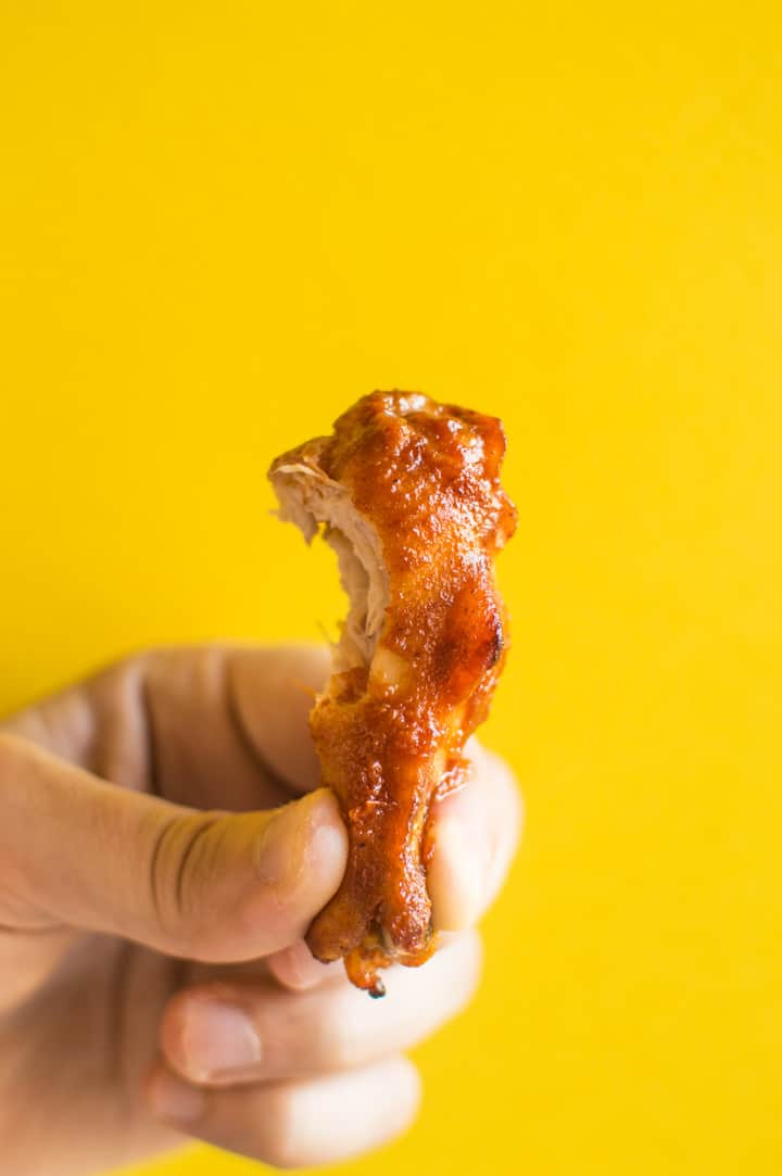 Baked Peach BBQ Chicken Wings - naturally sweetened with peaches and apple cider ONLY! paleo, gluten-free | healthynibblesandbits.com