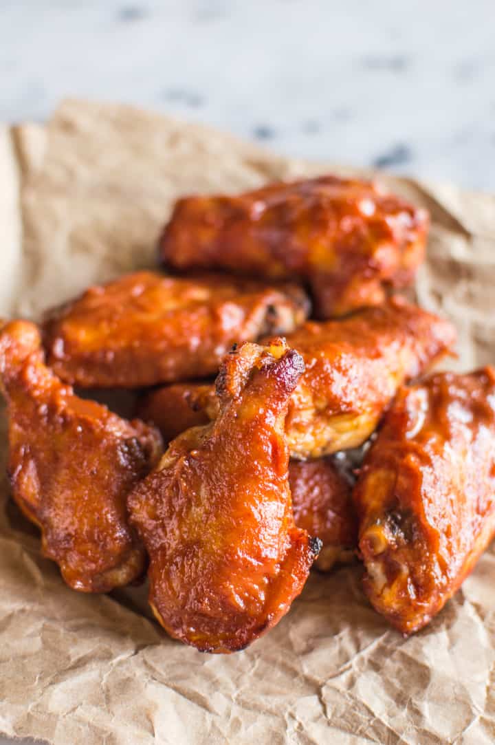 Baked Peach BBQ Chicken Wings - naturally sweetened with peaches and apple cider ONLY! paleo, gluten-free | healthynibblesandbits.com