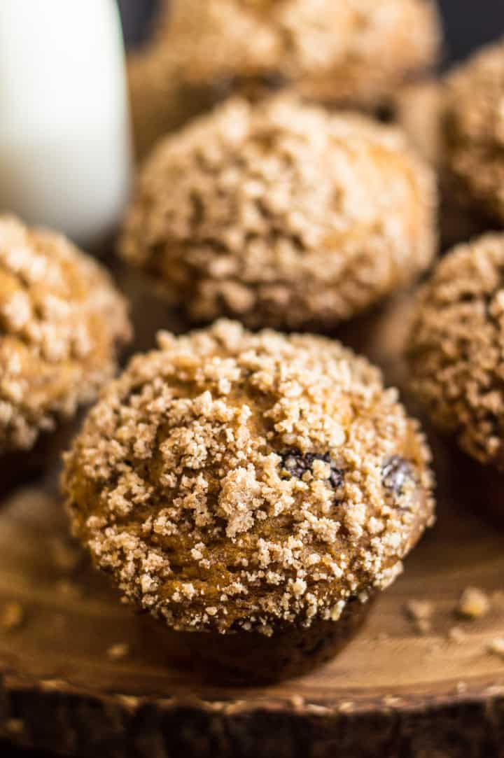 Gluten-Free Pumpkin Crumb Muffins with Chocolate - super moist muffins with a crunchy top crumble on top! | healthynibblesandbits.com