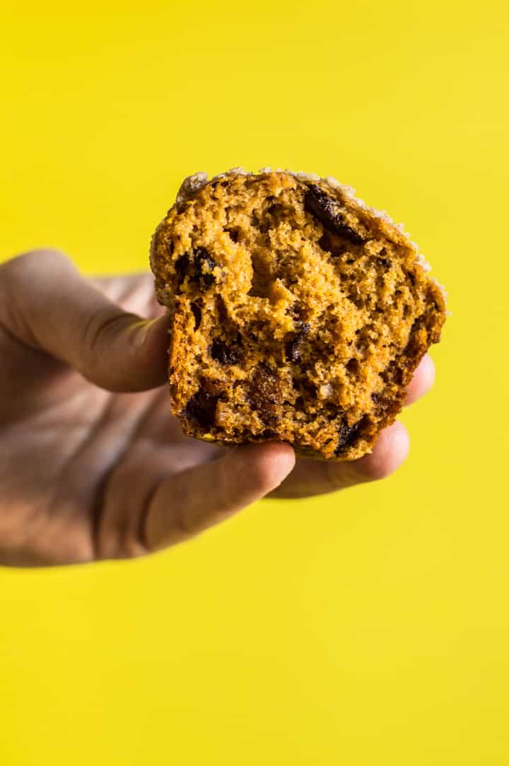 Gluten-Free Pumpkin Crumb Muffins with Chocolate - super moist muffins with a crunchy top crumble on top! | healthynibblesandbits.com