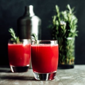 Pomegranate Apple Cider Spritzer - an easy party drink by Lisa Lin of Healthy Nibbles & Bits