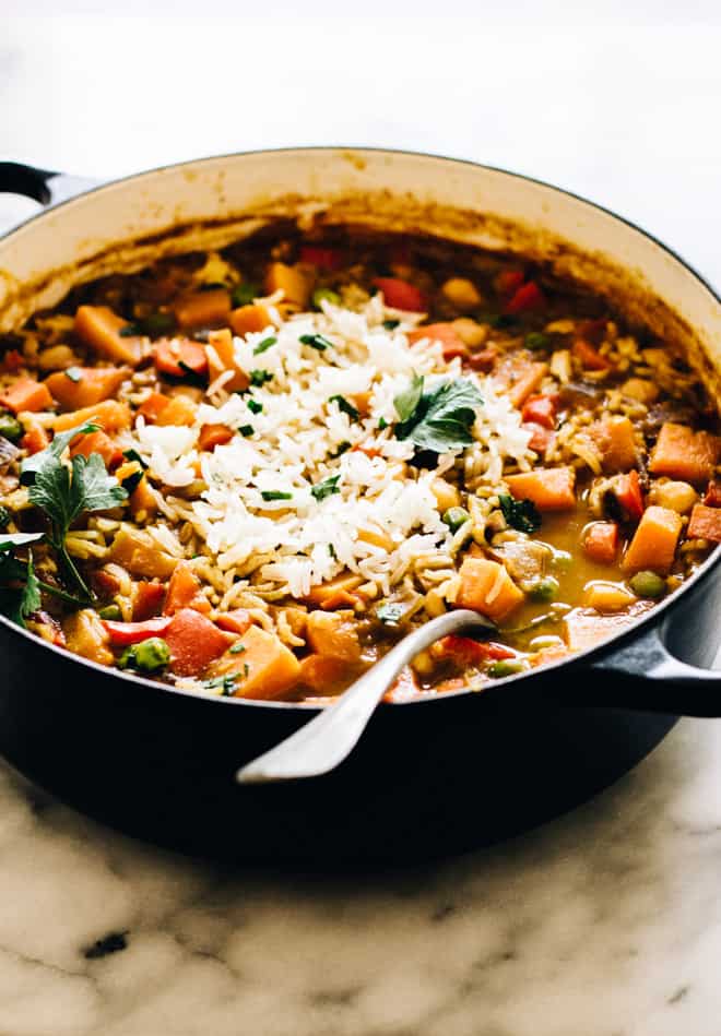 Vegan Mulligatawny - a hearty, curried soup that is perfect for cold winter nights | by Lisa Lin of healthynibblesandbits.com