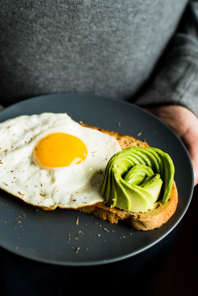 An easy tutorial and video on how to make an avocado rose! by @healthynibs