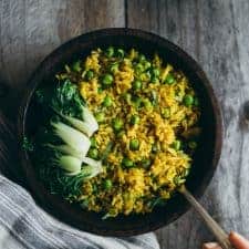 Burmese Fried Rice - a quick and healthy vegan fried rice with shallots, peas, and turmeric!