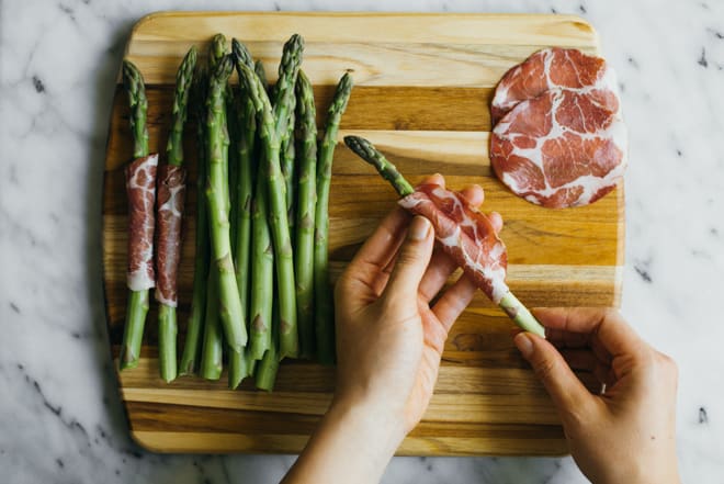 Dry Coppa Wrapped Asparagus - easy appetizer ready in 15 minutes and made with just 5 ingredients!