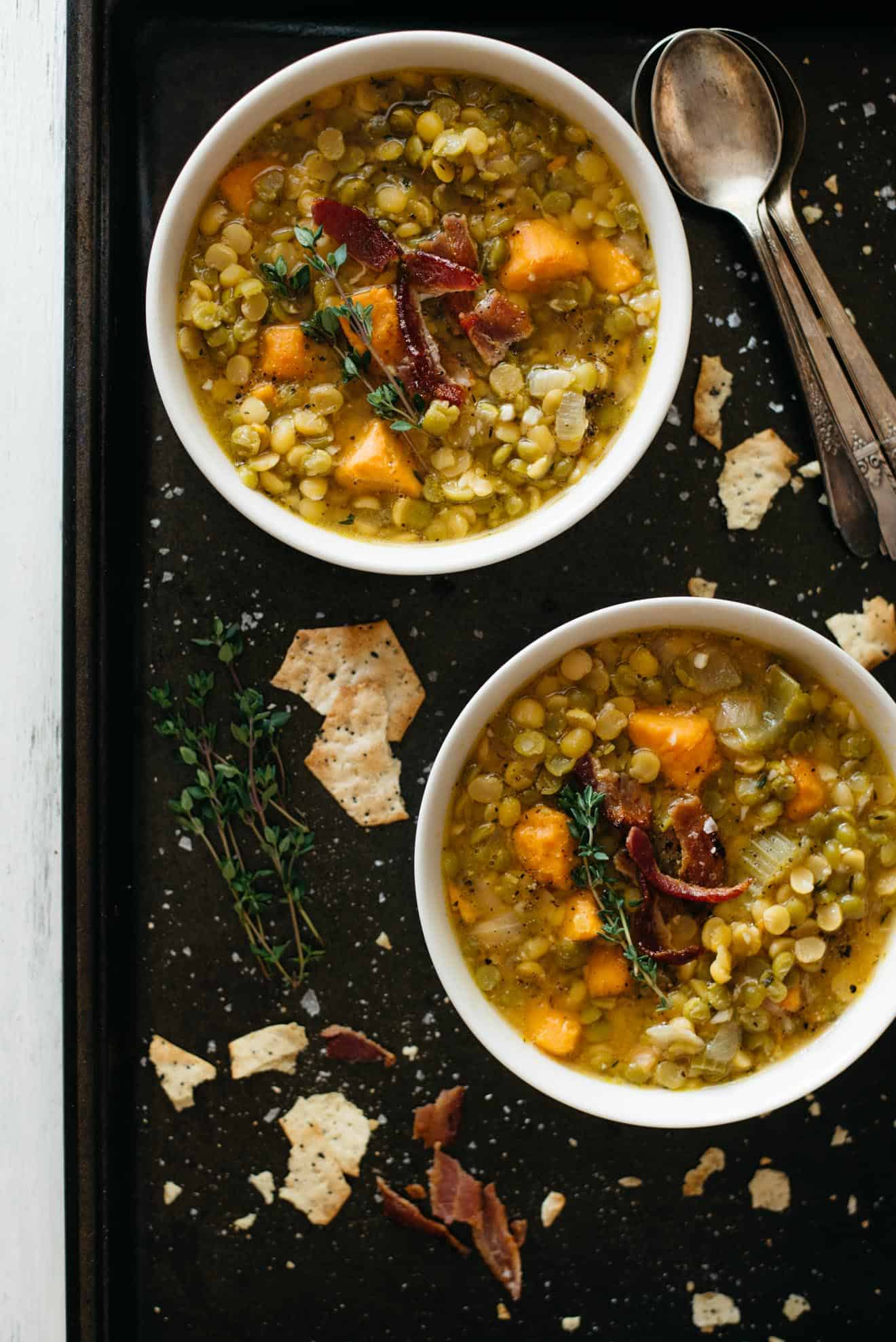 Split Pea Soup with Bacon - a healthy, hearty soup that will keep you full! by @healthynibs