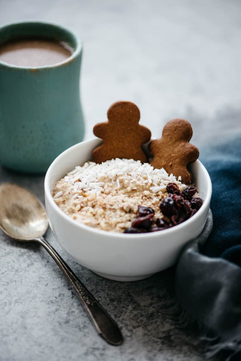 https://healthynibblesandbits.com/wp-content/uploads/2016/12/Gingerbread-Overnight-Oats-7.jpg