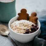 Gingerbread Overnight Oats - an easy breakfast recipe filled with gingerbread flavors! by @healthynibs