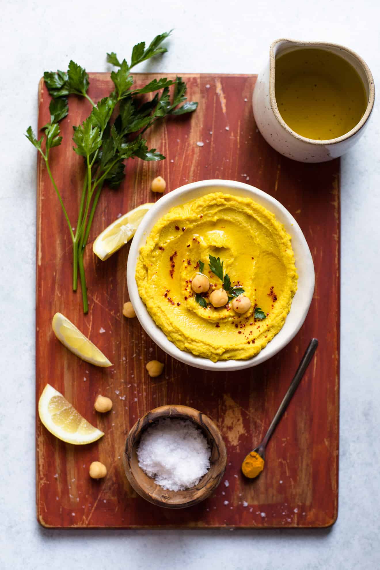 GOLDEN Turmeric Hummus - an easy and healthy vegan hummus that is great as a snack! Ready in under 15 minutes!