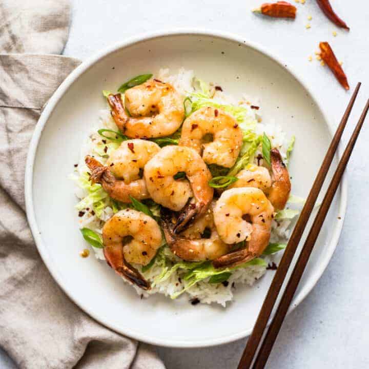 Honey Chili Garlic Shrimp: This mouth-watering Honey Chili Garlic Shrimp takes only 15 minutes to make! (gluten free)