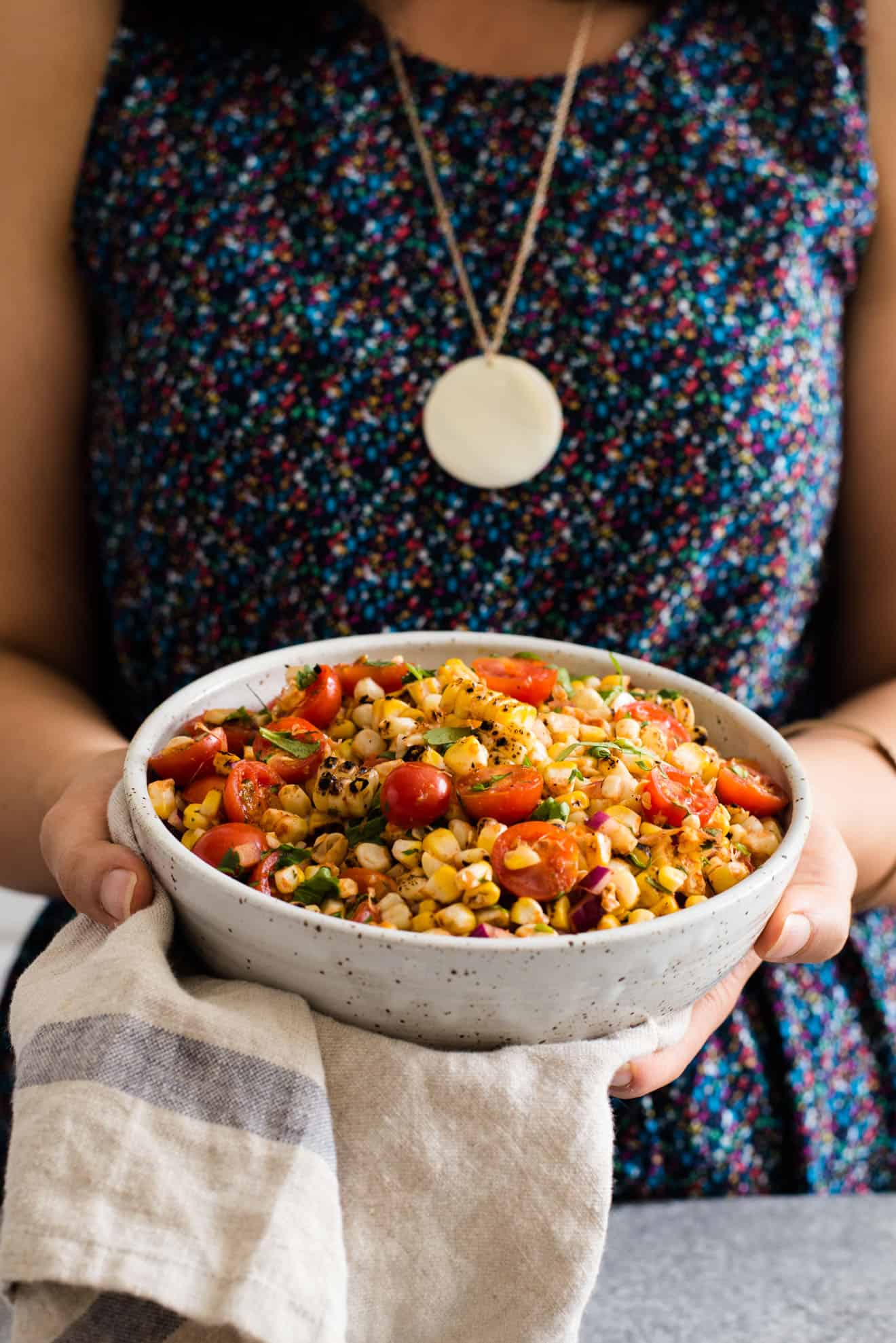 EASY Grilled Corn Salsa (without the BBQ Grill) - This simple grilled corn salsa is prepared with the corn grilled right on the stove! Great for parties and gatherings!