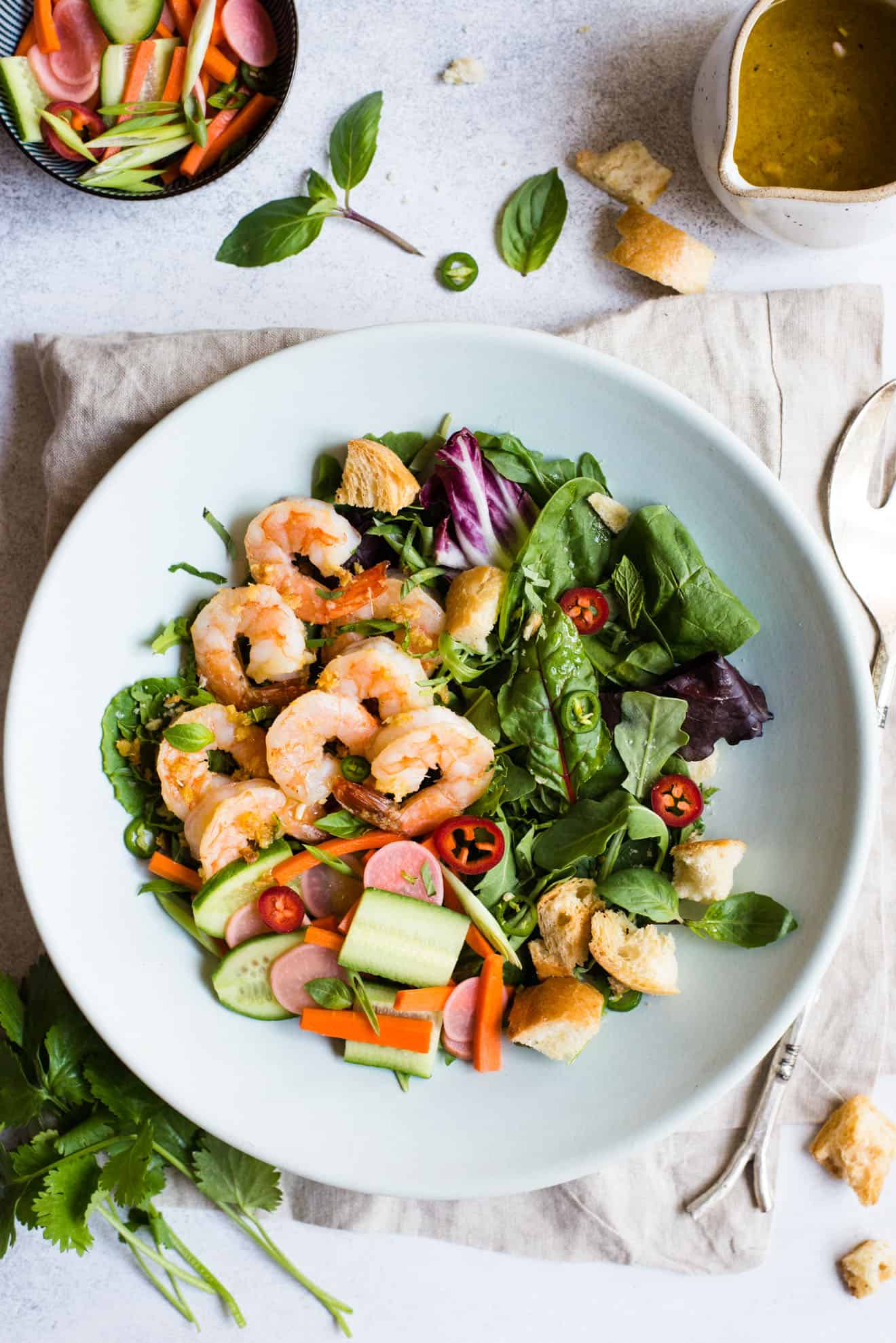 Banh Mi Salad with Lemongrass Shrimp & Shallot Vinaigrette #glutenfree #healthy