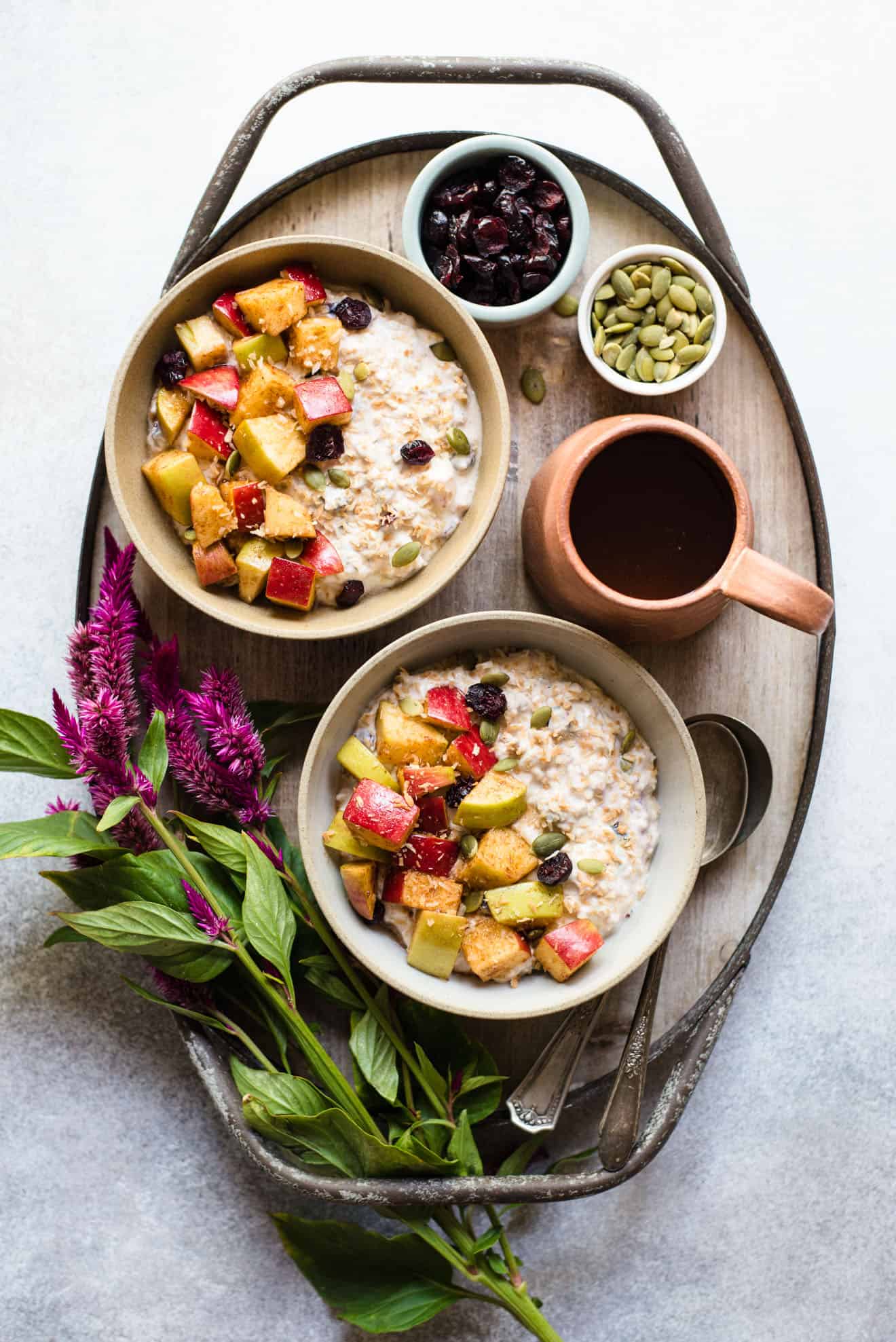 HEALTHY Cinnamon & Cardamom Apple Muesli - an easy breakfast that's perfect for weekdays! #healthy #glutenfree #breakfast #mealplanning