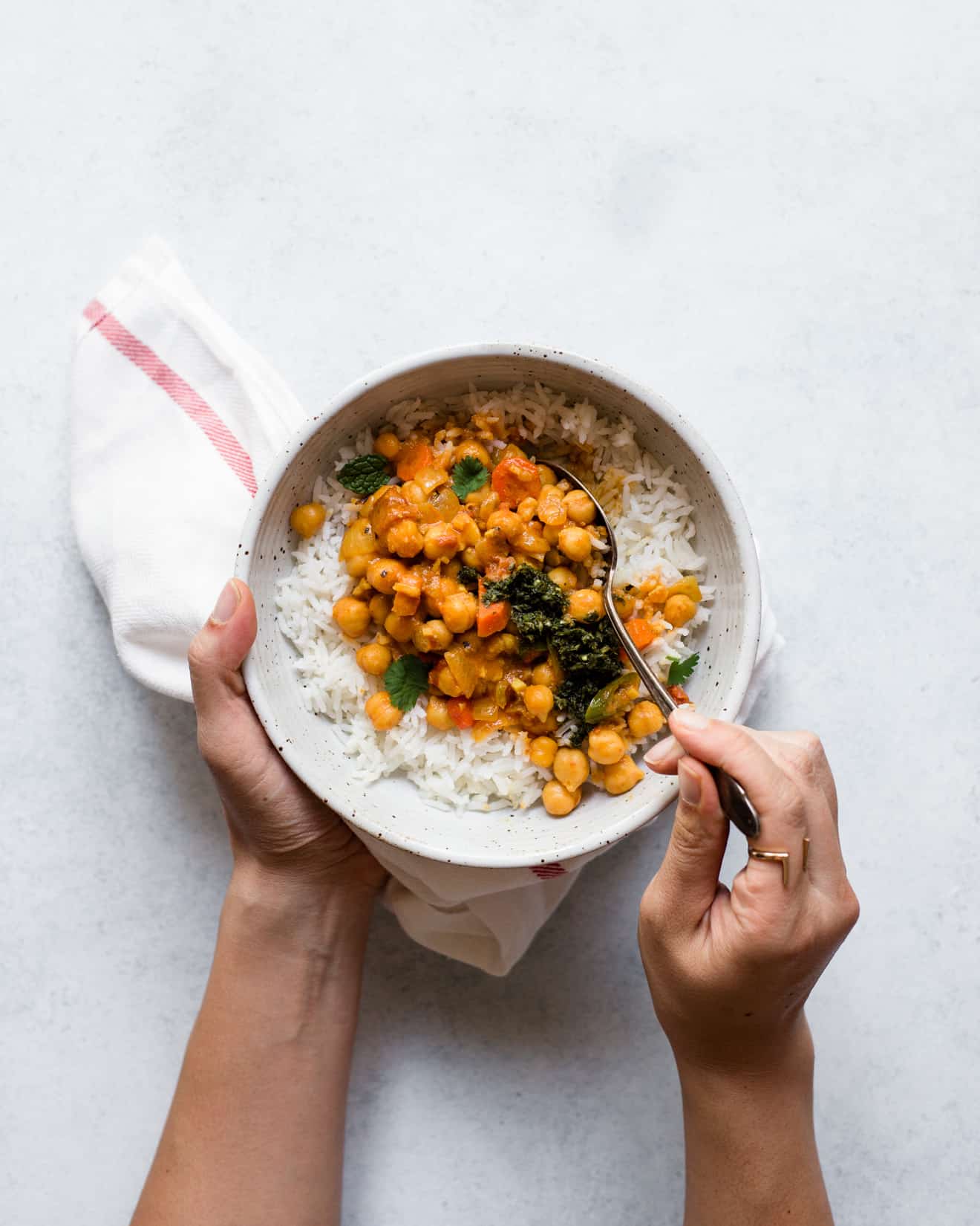 #VEGAN Pot of Curried Chickpeas with Mint & Cilantro Chutney - a tasty, easy dinner!