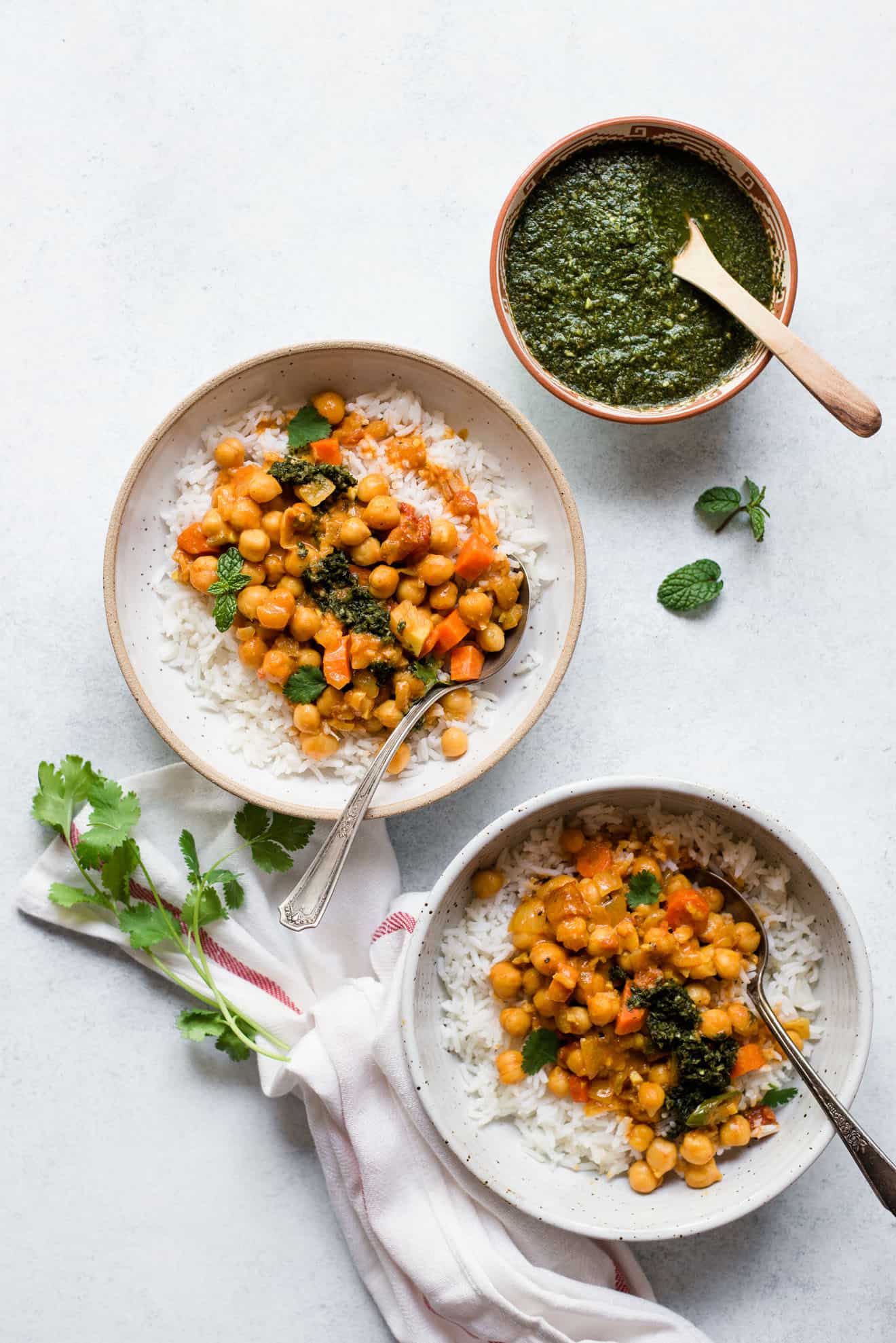 #VEGAN Pot of Curried Chickpeas with Mint & Cilantro Chutney - a tasty, easy dinner!