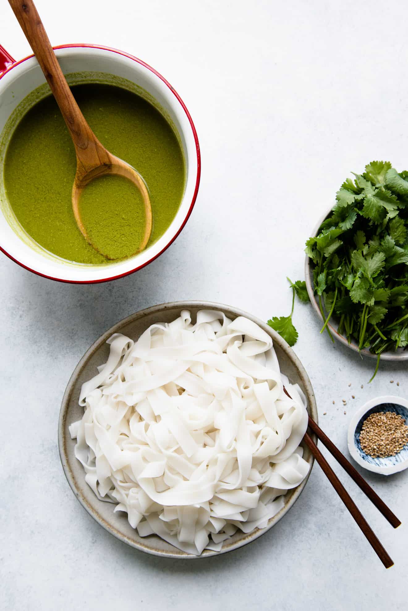 Easy Green Curry Noodles - ready in under 20 minutes and made with less than 10 ingredients!