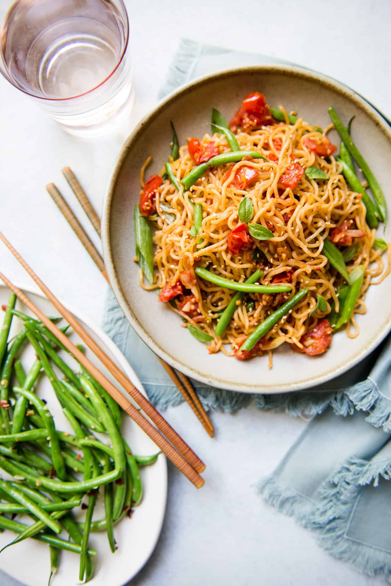 Vegetable Chow Mein with Tomatoes and Green Beans