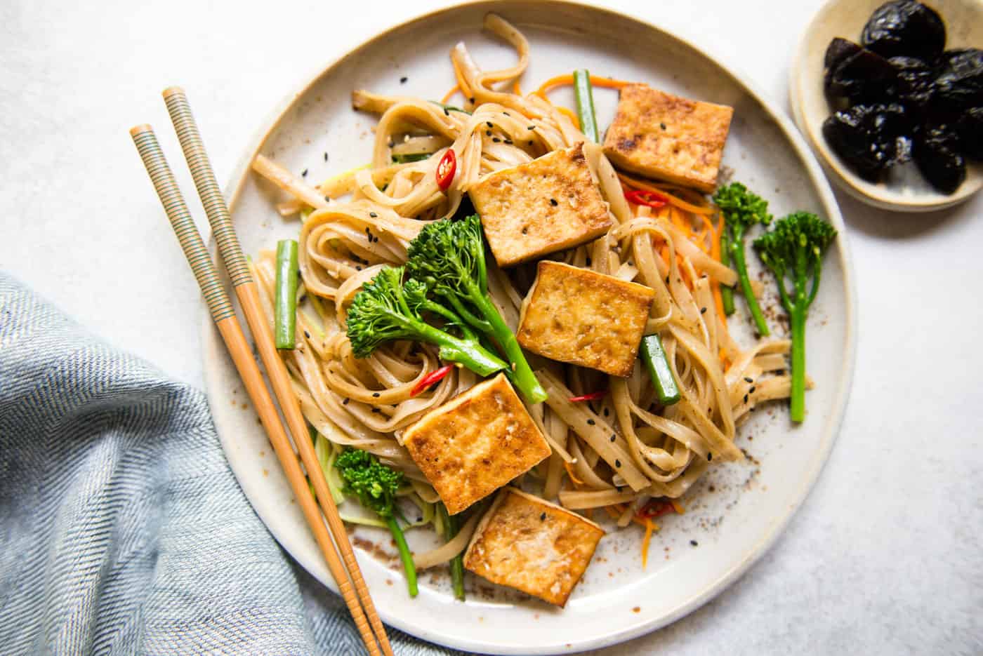 Tofu Stir Fry Noodles With Dried Plum Sauce Healthy Nibbles By Lisa