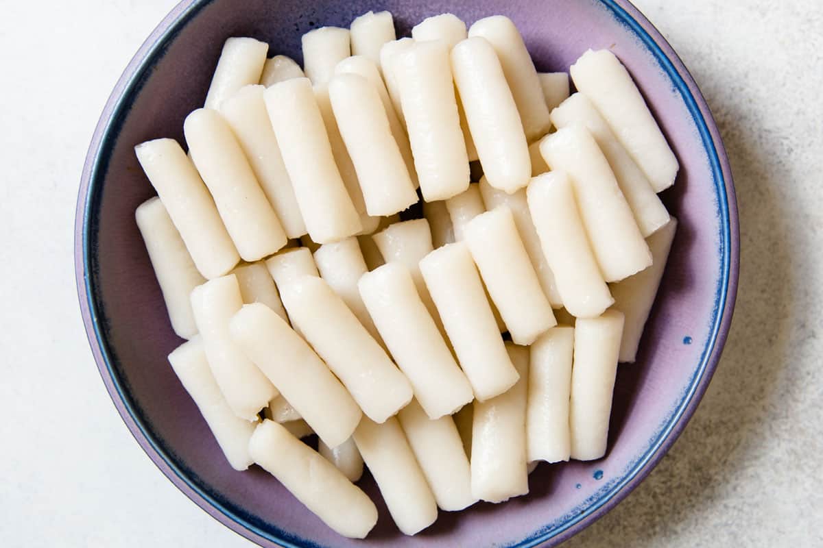 Vietnamese Steamed Savory Rice Cakes with Mung Bean Paste & Dried Shrimp  (Banh Beo) — Vicky Pham