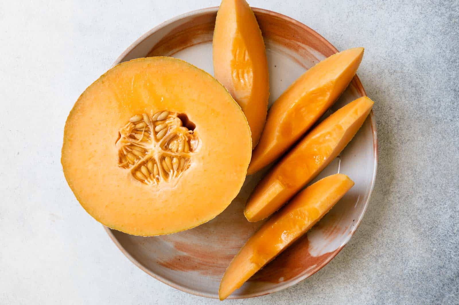 Cantaloup sliced