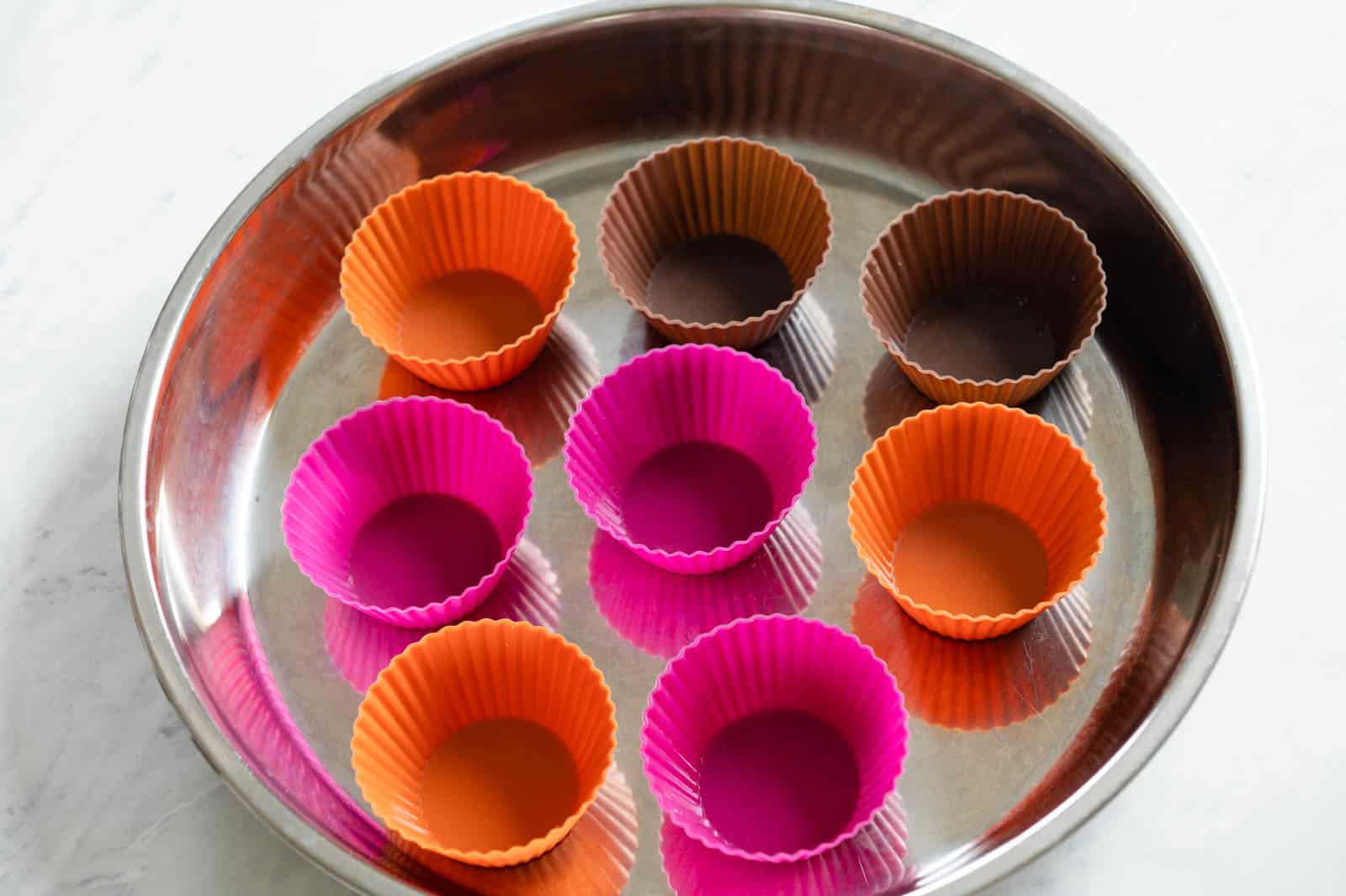 Pan lined with silicone muffin cups