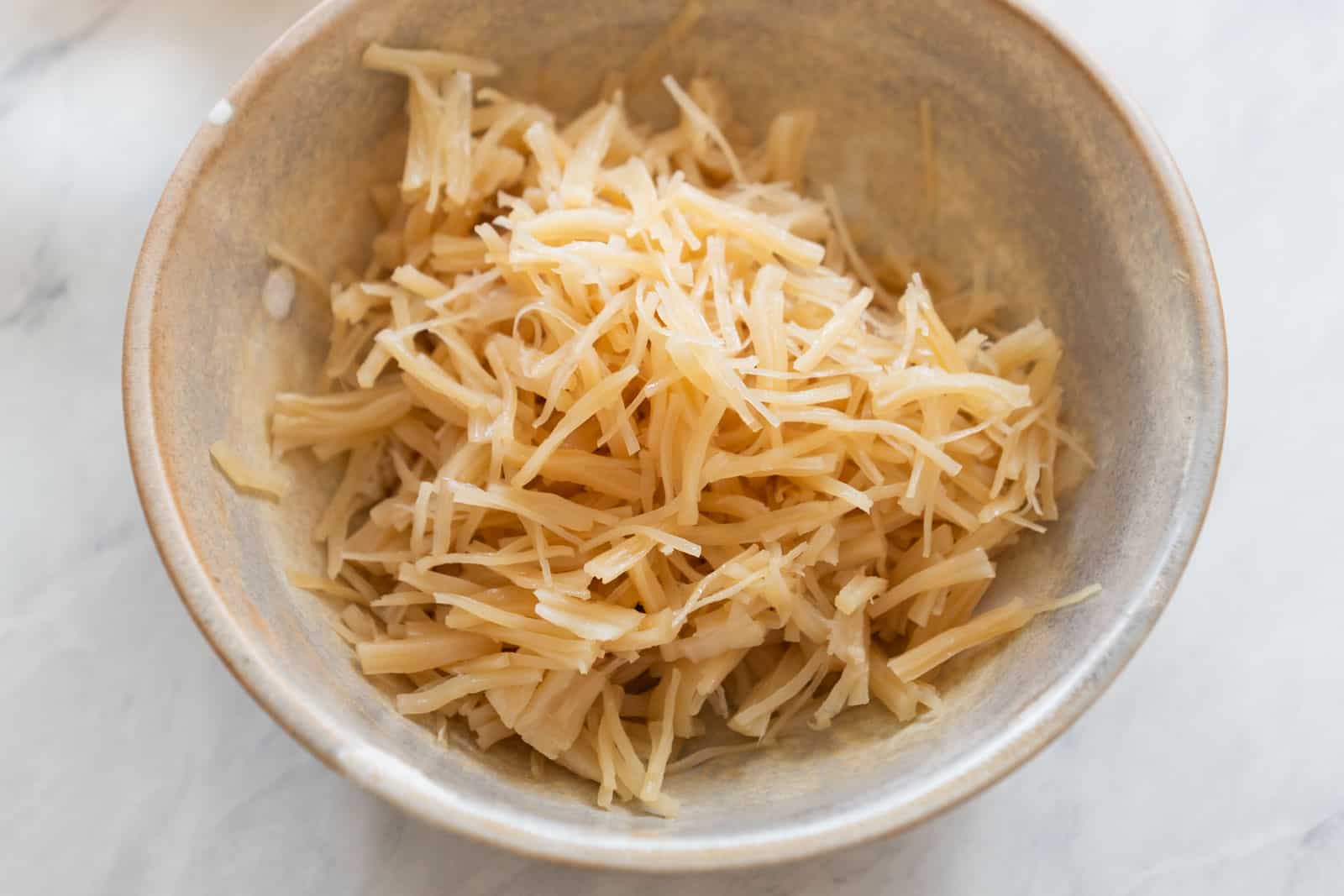 Shredded dried scallops