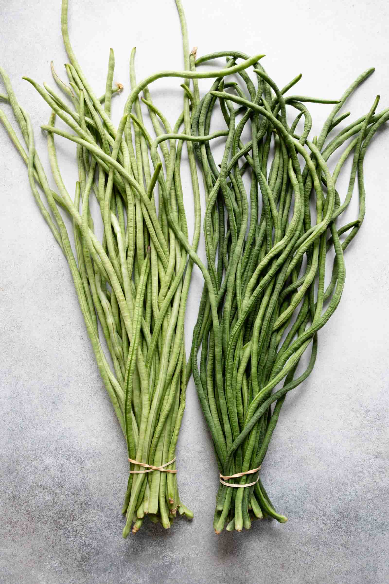 2 bunches of yardlong beans (Chinese long beans)